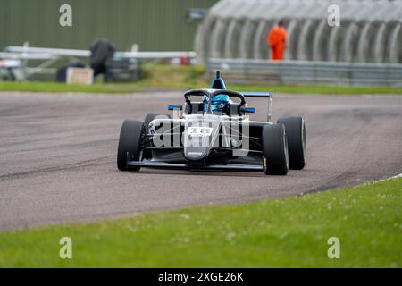 Andover, Hampshire - 8 giugno 2024: FIA Formula 4 Thruxton Qualifying James HIGGINS Rodin Motorsport Foto Stock