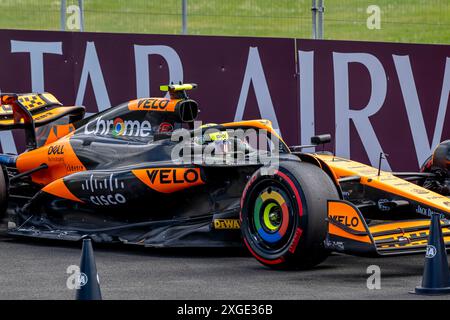 Silverstone, Regno Unito, 08 luglio 2024, Lando Norris, dal Regno Unito gareggia per McLaren F1. Qualifica, 12° round del campionato di Formula 1 2024. Crediti: Michael Potts/Alamy Live News Foto Stock