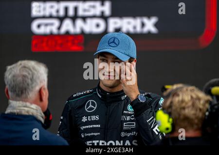 Silverstone, Regno Unito, 8 luglio 2024, George Russell, dal Regno Unito gareggia per Mercedes F1. Qualifica, 12° round del campionato di Formula 1 2024. Crediti: Michael Potts/Alamy Live News Foto Stock