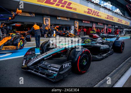 Silverstone, Regno Unito, 08 luglio 2024, Lewis Hamilton, dal Regno Unito gareggia per Mercedes F1. Qualifica, 12° round del campionato di Formula 1 2024. Crediti: Michael Potts/Alamy Live News Foto Stock