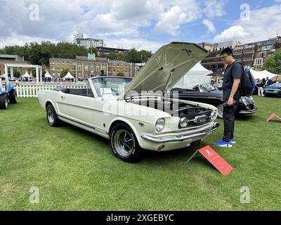 London Concours 2024 tenutosi presso la Honourable Artillery Company dal 4 al 6 giugno a Londra, Regno Unito con: 1966 Ford Mustang GT Convertible dove: Londra, Regno Unito quando: 06 giugno 2024 Credit: Jon Gillespie/WENN Foto Stock