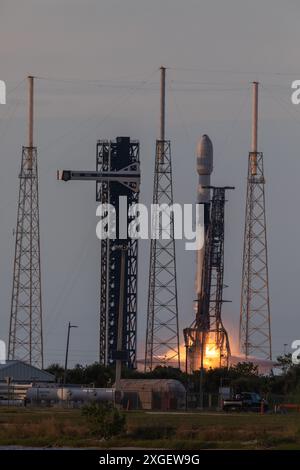 Cape Canaveral, Stati Uniti. 8 luglio 2024. Dopo tre ritardi meteorologici, SpaceX lanciò Turksat 6A per il militario turco alle 19:30 EDT da SLC-40 Cape Canaveral Brevard County Florida USA. (Foto di Scott Schilke/Sipa USA) credito: SIPA USA/Alamy Live News Foto Stock