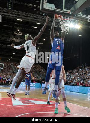 Montpellier, Francia. 8 luglio 2024. Partita amichevole di pallacanestro tra Francia e Germania l'8 luglio 2024 alla Sud de France Arena di Montpellier, in Francia. Foto di Patrick Aventurier/ABACAPRESS. COM credito: Abaca Press/Alamy Live News Foto Stock