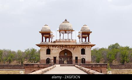 Veduta di JAL Mahal, costruito da Shah Quli Khan nel 1590 d.C., Narnaul, Haryana, India. Foto Stock