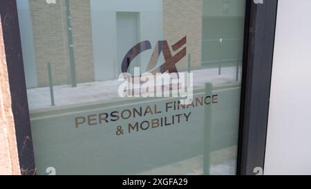 Bordeaux , Francia - 07 06 2024 : CA personal finance Mobility logo marchio di credito agricolo facciata testo sull'ingresso dell'ufficio bancario francese Foto Stock