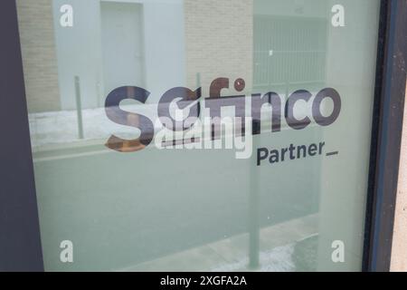 Bordeaux , Francia - 07 06 2024 : sofinco partner testo cartello e logo marchio di uffici francesi fronte edificio agenzia Foto Stock