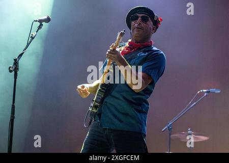 Villafranca di Verona, Italia. 8 luglio 2024. Tom Morello, nome d'arte di Thomas Baptiste Morello, si esibisce dal vivo al Castello di Villafranca per il suo The Atlas Underground Fire World Tour 2024, a Villafranca di Verona, l'8 luglio 2024. (Foto di Roberto Tommasini/NurPhoto) credito: NurPhoto SRL/Alamy Live News Foto Stock