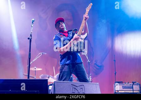 Villafranca di Verona, Italia. 8 luglio 2024. Tom Morello, nome d'arte di Thomas Baptiste Morello, si esibisce dal vivo al Castello di Villafranca per il suo The Atlas Underground Fire World Tour 2024, a Villafranca di Verona, l'8 luglio 2024. (Foto di Roberto Tommasini/NurPhoto) credito: NurPhoto SRL/Alamy Live News Foto Stock