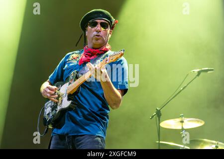 Villafranca di Verona, Italia. 8 luglio 2024. Tom Morello, nome d'arte di Thomas Baptiste Morello, si esibisce dal vivo al Castello di Villafranca per il suo The Atlas Underground Fire World Tour 2024, a Villafranca di Verona, l'8 luglio 2024. (Foto di Roberto Tommasini/NurPhoto) credito: NurPhoto SRL/Alamy Live News Foto Stock