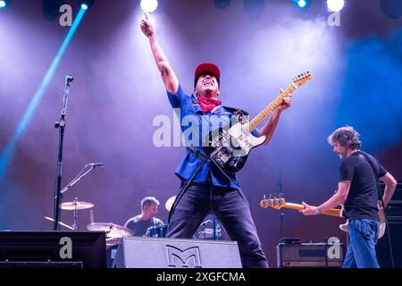 Villafranca di Verona, Italia. 8 luglio 2024. Tom Morello, nome d'arte di Thomas Baptiste Morello, si esibisce dal vivo al Castello di Villafranca per il suo The Atlas Underground Fire World Tour 2024, a Villafranca di Verona, l'8 luglio 2024. (Foto di Roberto Tommasini/NurPhoto) credito: NurPhoto SRL/Alamy Live News Foto Stock