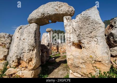 Dimora dell'età del ferro, villaggio talaiotico di Torre d'en Galmes, Alaior, Minorca, Isole Baleari, Spagna Foto Stock