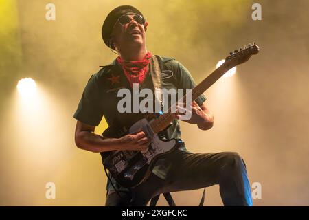 Villafranca di Verona, Italia. 8 luglio 2024. Tom Morello, nome d'arte di Thomas Baptiste Morello, si esibisce dal vivo al Castello di Villafranca per il suo The Atlas Underground Fire World Tour 2024, a Villafranca di Verona, l'8 luglio 2024. (Foto di Roberto Tommasini/NurPhoto) credito: NurPhoto SRL/Alamy Live News Foto Stock