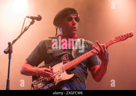 Villafranca di Verona, Italia. 8 luglio 2024. Tom Morello, nome d'arte di Thomas Baptiste Morello, si esibisce dal vivo al Castello di Villafranca per il suo The Atlas Underground Fire World Tour 2024, a Villafranca di Verona, l'8 luglio 2024. (Foto di Roberto Tommasini/NurPhoto) credito: NurPhoto SRL/Alamy Live News Foto Stock