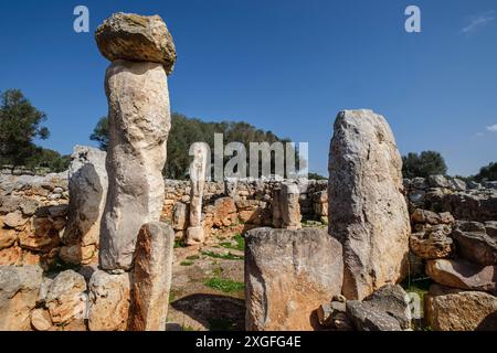 Dimora dell'età del ferro, villaggio talaiotico di Torre d'en Galmes, Alaior, Minorca, Isole Baleari, Spagna Foto Stock