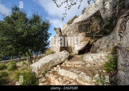 Caverna di Ramon Llull, santuario di cura, Puig de Randa, Maiorca, Isole Baleari, Spagna Foto Stock