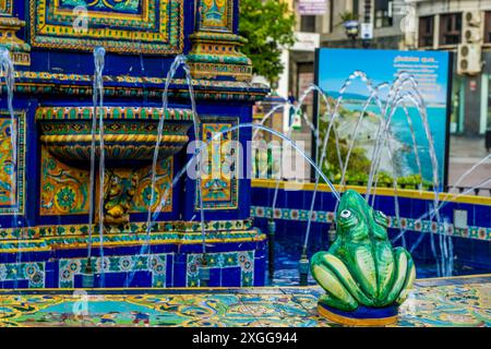 Fontana centrale, piazza principale di Plaza alta, Algeciras, Andalusia, Spagna, Europa Foto Stock