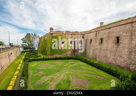 Castello di Montjuic vecchia fortezza militare sul Monte Montjuic che si affaccia sulla città, Barcellona, Catalogna, Spagna, Europa Foto Stock