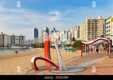 Scultura su Gwangalli Beach, Busan, Corea del Sud, Asia Foto Stock