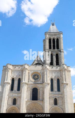 CATTEDRALE DELLA BASILICA DI SAINT DENIS Foto Stock