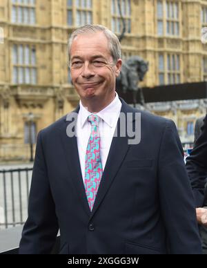 Londra, Regno Unito. 9 luglio 2024. Westminster Londra 9 luglio 2024. Nigel Farage, deputato e leader del partito Reform UK, arriva a Westminster Credit: MARTIN DALTON/Alamy Live News Foto Stock