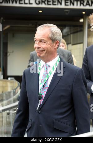 Londra, Regno Unito. 9 luglio 2024. Westminster Londra 9 luglio 2024. Nigel Farage, deputato e leader del partito Reform UK, arriva a Westminster Credit: MARTIN DALTON/Alamy Live News Foto Stock