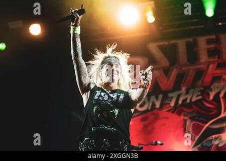 DANIMARCA COPENAGHEN, COPENHELL FESTIVAL 19 GIUGNO: Michael Starr (vero nome Ralph Saenz), cantante della band americana Steel Panther, che si esibisce dal vivo sul palco al Copenhell Festival 2024 Foto Stock