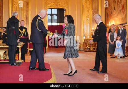 Dame Shirley Bassey, cantante, è stata fatta una compagna d'onore da re Carlo III al Castello di Windsor. L'onore riconosce i servizi alla musica. Data foto: Martedì 9 luglio 2024. Foto Stock