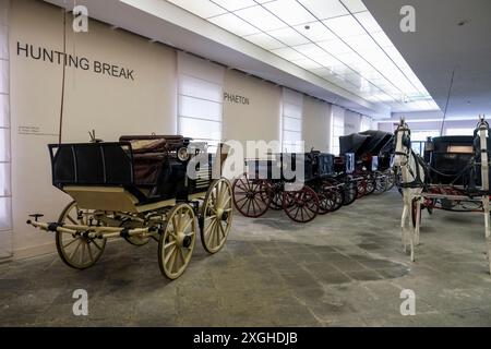 Diego Aragona Pignatelli Cortes Museum and Carriage Museum passa sotto la direzione del Palazzo reale di Napoli. Foto Stock