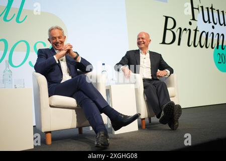 Sir Tony Blair (a sinistra) e Lord William Hague, durante la conferenza del Tony Blair Institute for Global Change's Future of Britain nel centro di Londra. Data foto: Martedì 9 luglio 2024. Foto Stock