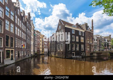 Le case si trovano direttamente sull'acqua a Vredenburgh, Amsterdam, olandese Foto Stock