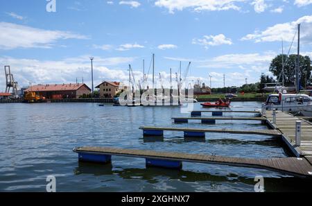 Porto e moli a Swinoujscie (Swinemunde) in Polonia. Foto Stock