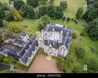 Seacox Heath, un castello classificato di grado II sul confine tra Sussex e Kent, perse il suo status diplomatico a maggio in risposta al governo britannico per "colpire e smantellare le operazioni di raccolta dei dati segreti russi", secondo l'Home Office. Si credeva che il gru russo lo stesse usando come base di spionaggio per operazioni di raccolta di informazioni, ma ha perso il suo status diplomatico. È di proprietà del Cremlino dal 1946. Seacox Heah, Ticehurst, East Sussex. Foto Stock