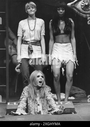 Heatre / Theatre, musical, 'Hair', versione tedesca, regista: Werner Schmid, BERTRAND CASTELLI, DIRITTI AGGIUNTIVI-AUTORIZZAZIONE-INFO-NON-DISPONIBILE Foto Stock