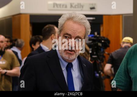 Ixelles, Belgio. 8 luglio 2024. Il deputato al Parlamento europeo Gerolf Annemans partecipa a una conferenza stampa durante la prima riunione dei nuovi Patrioti del gruppo a Bruxelles, Belgio, l'8 luglio 2024. Crediti: ALEXANDROS MICHAILIDIS/Alamy Live News Foto Stock