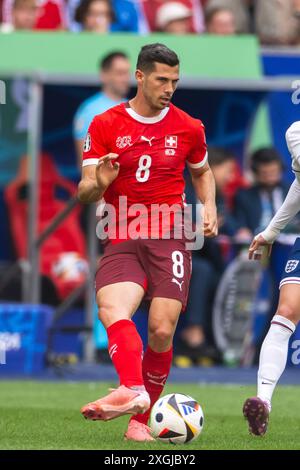 Remo Freuler (Svizzera) durante la partita di UEFA Euro Germania 2024 tra Inghilterra 6-4 Svizzera alla Dusseldorf Arena il 6 luglio 2024 a Dusseldorf, Germania. Crediti: Maurizio Borsari/AFLO/Alamy Live News Foto Stock