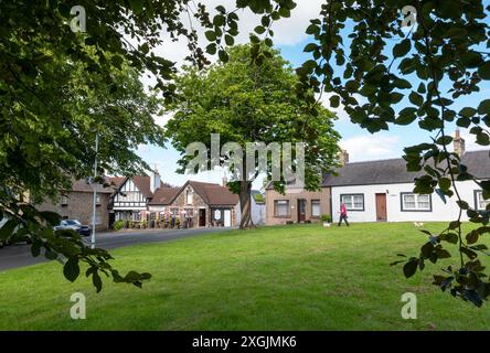 Villaggio di Kirk Yetholm, porta d'ingresso alle colline Cheviot, Scottish Borders, Scozia. REGNO UNITO Foto Stock