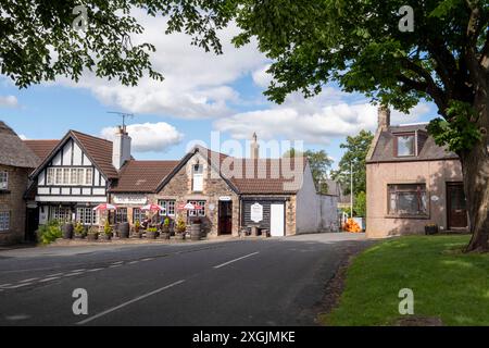 Villaggio di Kirk Yetholm, porta d'ingresso alle colline Cheviot, Scottish Borders, Scozia. REGNO UNITO Foto Stock