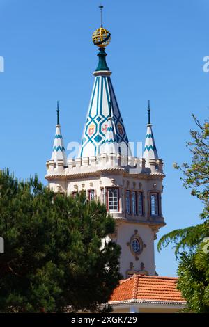 L'edificio stravagante del Consiglio comunale di Sintra, Portogallo. Fu costruito nel 1910 . Foto Stock