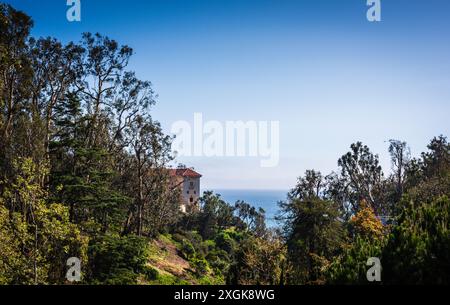 Pacific Palisades, California USA - 12 aprile 2017: Vista dell'Oceano Pacifico dal Getty Villa Museum. Foto Stock