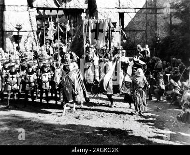 HENRY WILCOXON nel ruolo di Richard the Lionheart e C. AUBREY SMITH nel ruolo di Hermit in THE CRUSADES 1935 il regista CECIL B. DeMille sceneggiatura Harold Lamb Waldemar Young e Dudley Nichols regia artistica Roland Anderson Paramount Pictures Foto Stock