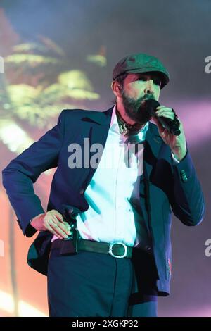 Madrid, Spagna. 9 luglio 2024. Il cantante Juan Luis Guerra, durante la sua esibizione al Wizink Center, il 9 luglio 2024, a Madrid, Spagna. Crediti: SIPA USA/Alamy Live News Foto Stock