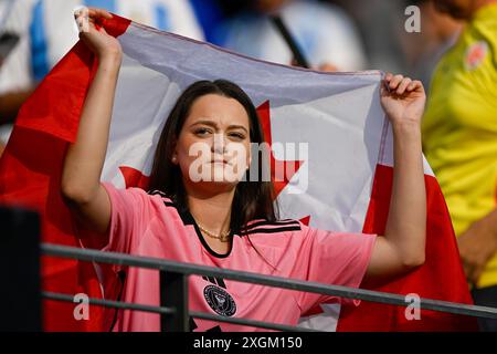 East Rutherford, Stati Uniti. 16 novembre 2022. EAST RUTHERFORD, STATI UNITI - 10 LUGLIO: Tifosi e tifosi del Canada durante la partita CONMEBOL Copa America USA 2024 tra Canada e Argentina al MetLife Stadium il 10 luglio 2024 a East Rutherford, Stati Uniti. (Foto di Pablo Morano/Agenzia BSR) credito: Agenzia BSR/Alamy Live News Foto Stock