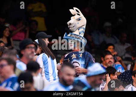 East Rutherford, Stati Uniti. 16 novembre 2022. EAST RUTHERFORD, STATI UNITI - 10 LUGLIO: Tifosi e tifosi argentini durante la partita CONMEBOL Copa America USA 2024 tra Canada e Argentina al MetLife Stadium il 10 luglio 2024 a East Rutherford, Stati Uniti. (Foto di Pablo Morano/Agenzia BSR) credito: Agenzia BSR/Alamy Live News Foto Stock