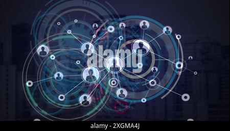 Immagine di cerchi con ingranaggi e icone di profilo che si interconnettono con le linee sopra gli edifici. Ologramma, composito digitale, esposizione multipla, impostazioni, tel Foto Stock