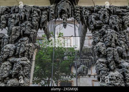 Grotta di stalattiti artificiali al Giardino Waldstein e al Palazzo Wallenstein barocco che ospita il Senato della Repubblica Ceca, a Mala strana, Prag Foto Stock