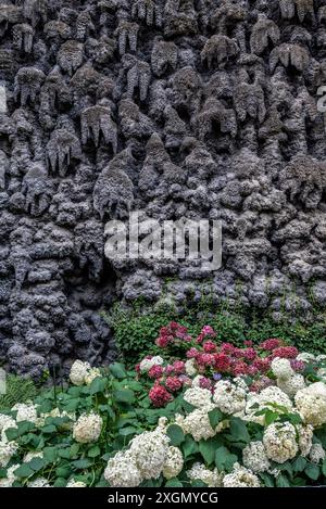 Grotta di stalattiti artificiali al Giardino Waldstein e al Palazzo Wallenstein barocco che ospita il Senato della Repubblica Ceca, a Mala strana, Prag Foto Stock