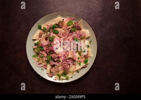 Beshbarmak, carne kazaka, carne bollita con spaghetti Foto Stock