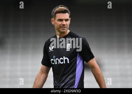 Londra, Inghilterra. 10 luglio 2024. James Anderson prima del primo giorno del Rothesay First Men’s test tra Inghilterra e Indie occidentali al Lord’s Cricket Ground. Kyle Andrews/Alamy Live News. Foto Stock