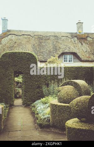 Cottage con giardino inglese per antonomasia. Foto Stock