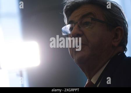 Bruxelles, Belgio. 10 luglio 2024. Jean-Luc Melenchon, fondatore del partito LFI, tiene una conferenza stampa al Parlamento europeo a Bruxelles, in Belgio, il 10 luglio 2024 Credit: ALEXANDROS MICHAILIDIS/Alamy Live News Foto Stock